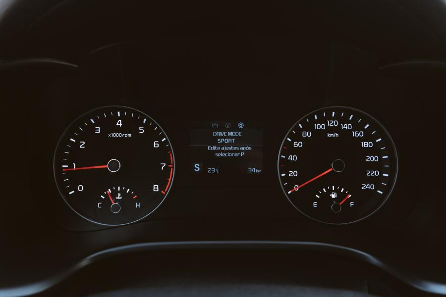 Панель приборов Kia Cerato 2.0 2019 года  (LA) (фото 34 из 40)
